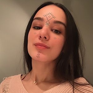 Meet your Posher, Manissa